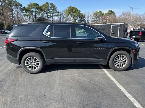 Used 2023 Chevrolet Traverse LT image 6