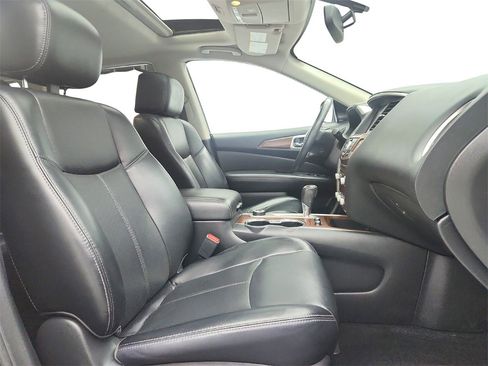 Used 2017 Nissan Pathfinder Platinum image 28