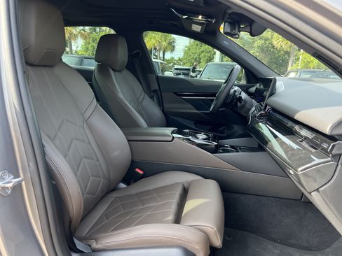 Certified 2024 BMW 530i RWD image 33