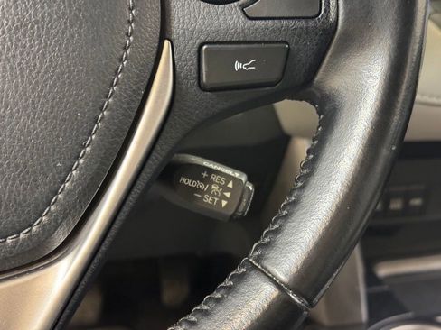 Used 2018 Toyota RAV4 XLE AWD/4WD image 37