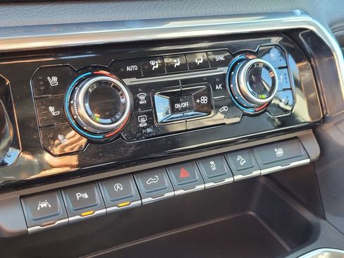 Used 2024 GMC Sierra 1500 Denali image 19