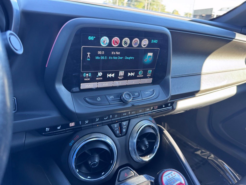 Used 2016 Chevrolet Camaro SS RWD image 32