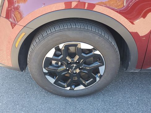 Certified 2024 Kia Sorento S w/ Panoramic Sunroof Package image 39