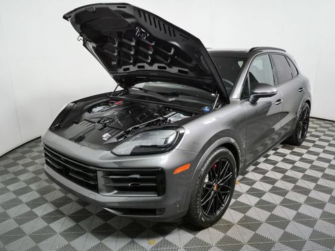 Certified 2026 Porsche Cayenne S AWD/4WD image 35