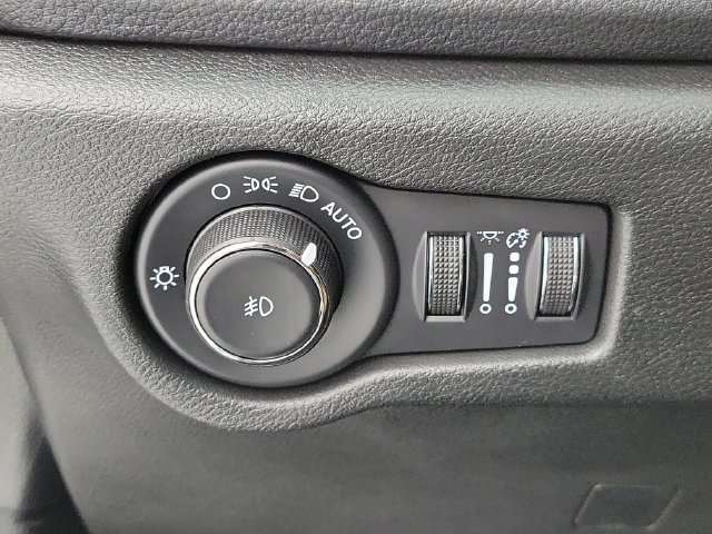 Used 2023 Chrysler Pacifica Pinnacle AWD/4WD image 31