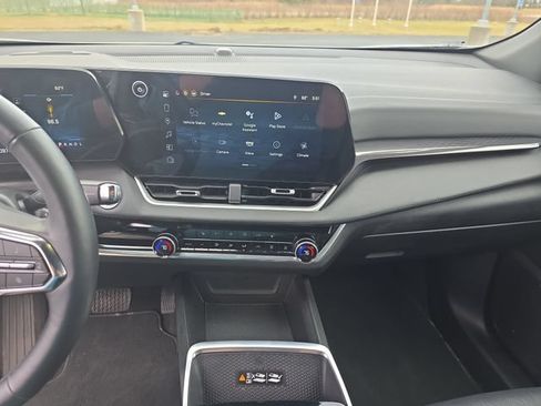 Used 2025 Chevrolet Equinox LT w/ Convenience Package II AWD/4WD image 18