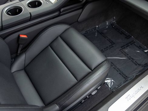 Certified 2025 Porsche Taycan RWD image 49