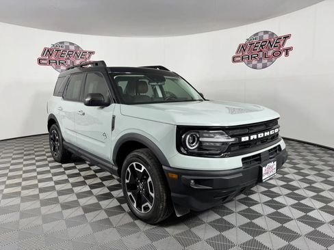 Used 2024 Ford Bronco Sport Outer Banks w/ Tech Package AWD/4WD image 9