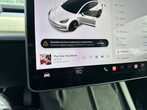 Used 2021 Tesla Model 3 Standard Range Plus RWD image 12