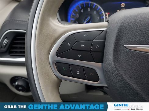 Used 2019 Chrysler Pacifica Limited image 15