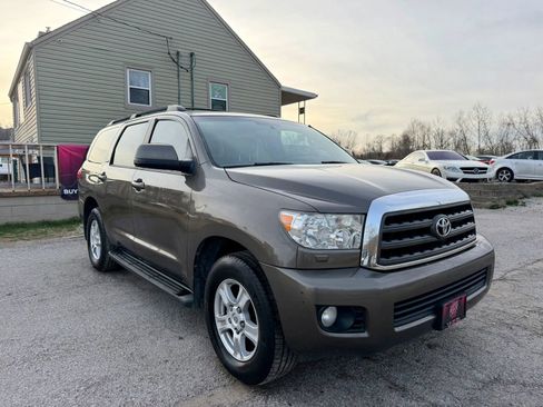 Used 2013 Toyota Sequoia SR5 w/ Premium Pkg RWD image 3