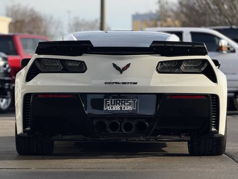 Used 2016 Chevrolet Corvette Z06 w/ 2LZ Preferred Equipment Group image 4