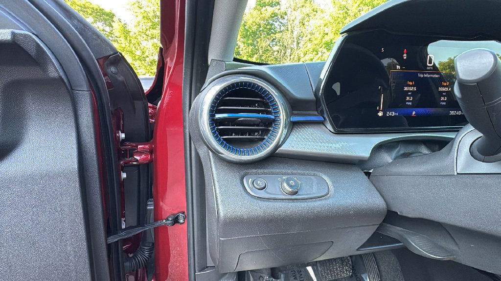 Used 2025 Chevrolet Trax LT FWD image 12