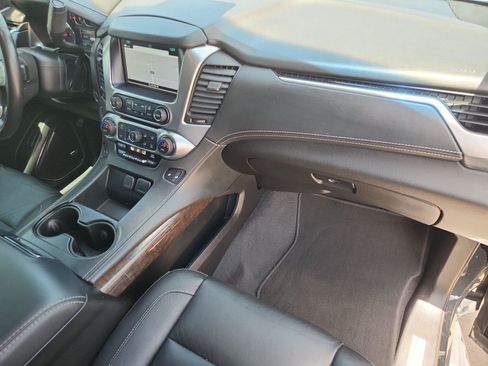 Used 2019 Chevrolet Tahoe LT w/ Luxury Package AWD/4WD image 29