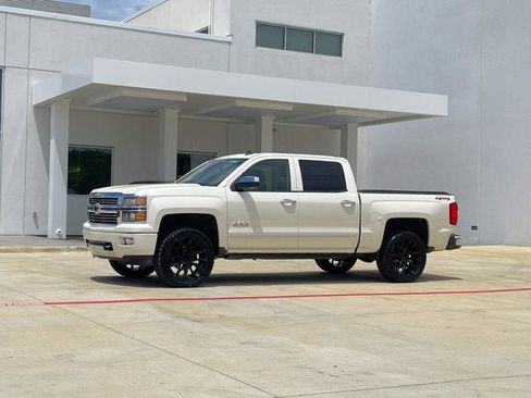 Used 2014 Chevrolet Silverado 1500 High Country w/ High Country Premium Package AWD/4WD image 2