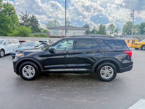 Used 2022 Ford Explorer XLT w/ Equipment Group 202A AWD/4WD image 9
