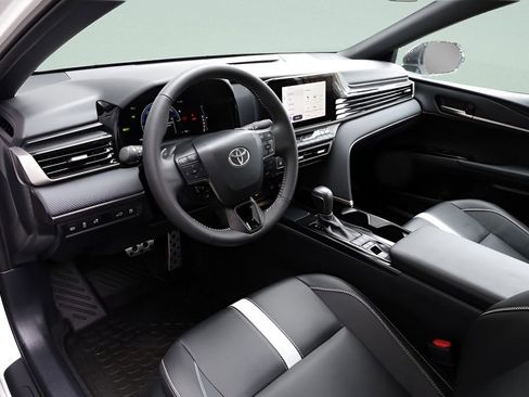 Certified 2025 Toyota Camry SE w/ Convenience Package FWD image 27