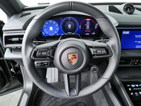 New 2026 Porsche Macan 4 Electric AWD/4WD image 9