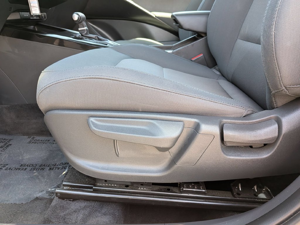 Used 2025 Kia Niro LX FWD image 14