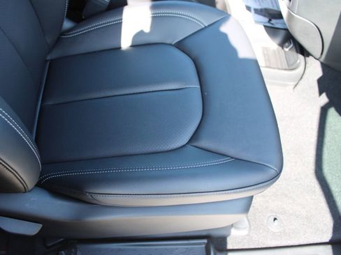 New 2026 Chrysler Pacifica Select image 14