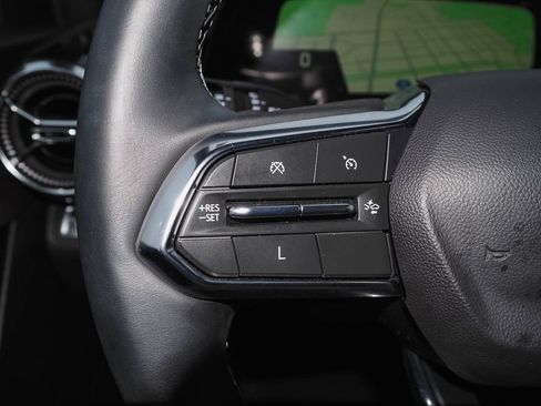 Used 2025 Chevrolet Equinox LT image 27