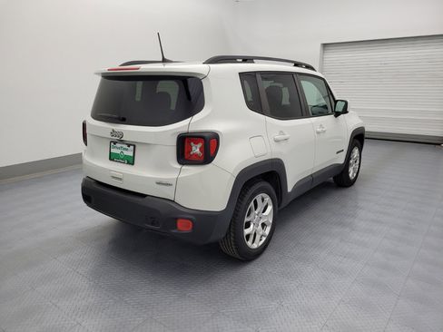 Used 2018 Jeep Renegade Latitude w/ Popular Equipment Group FWD image 9