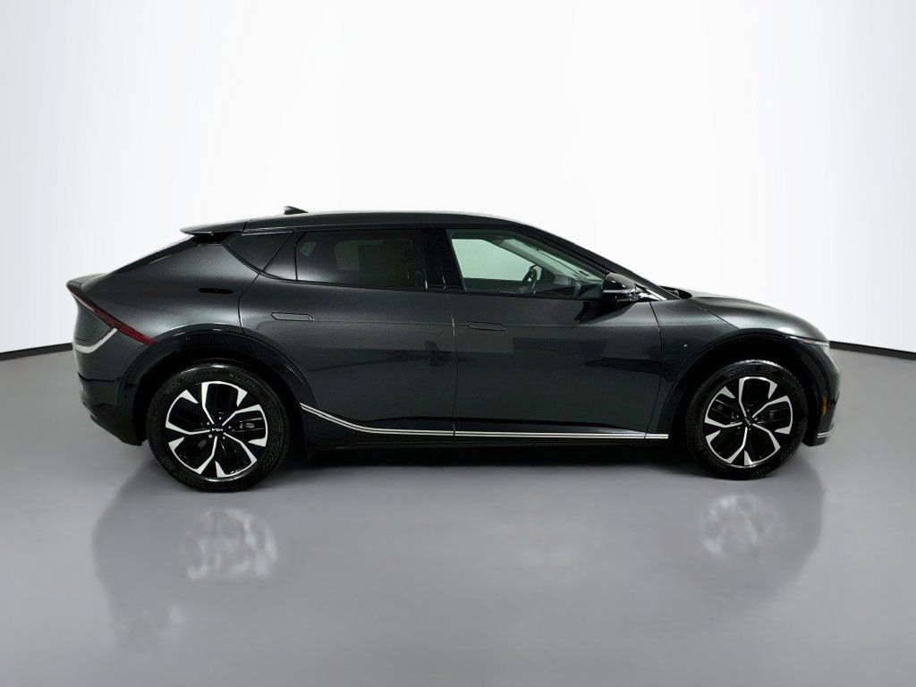 Used 2023 Kia EV6 Wind w/ Wind Technology Package AWD/4WD image 9