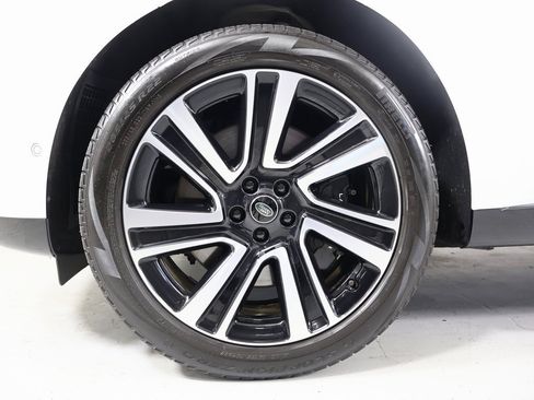 Used 2023 Land Rover Range Rover SE image 23