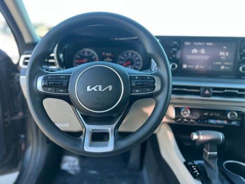 Used 2022 Kia K5 LXS image 11