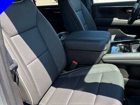 New 2026 Chevrolet Suburban Premier w/ Sun And Tow Package AWD/4WD image 28