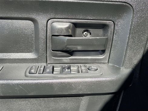 Used 2018 RAM 1500 Express RWD image 17