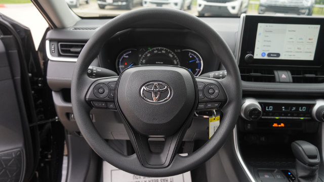 Used 2025 Toyota RAV4 LE AWD/4WD image 24