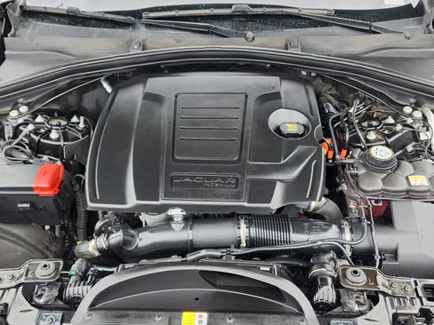 Certified 2025 Jaguar F-PACE R-Dynamic S AWD/4WD image 22
