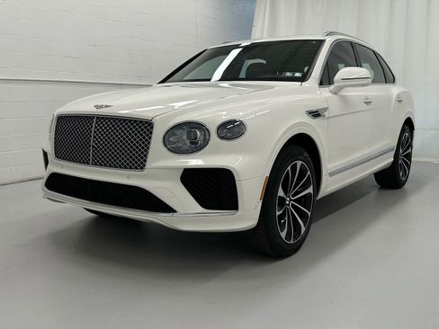 Used 2023 Bentley Bentayga AWD/4WD image 4