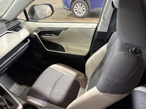 Used 2019 Toyota RAV4 XLE w/ Convenience Package AWD/4WD image 23