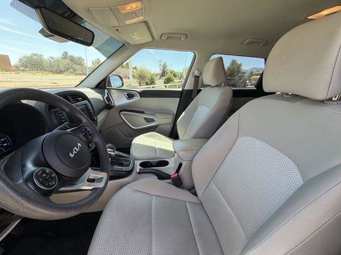 Used 2022 Kia Soul LX w/ Technology Package FWD image 16