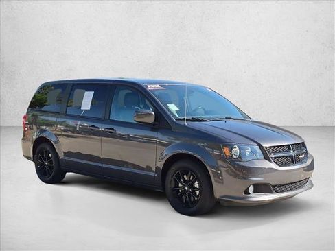 Used 2019 Dodge Grand Caravan SXT w/ Driver Convenience Group FWD image 3