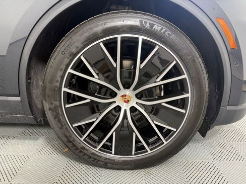 New 2026 Porsche Macan 4 Electric image 14