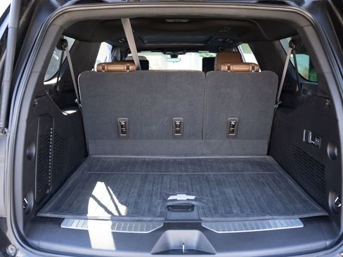 Used 2021 Chevrolet Suburban High Country image 24