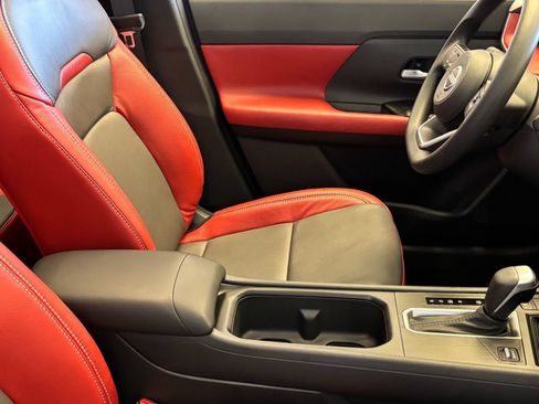 New 2026 Nissan Kicks SV w/ SV Premium Package FWD image 9