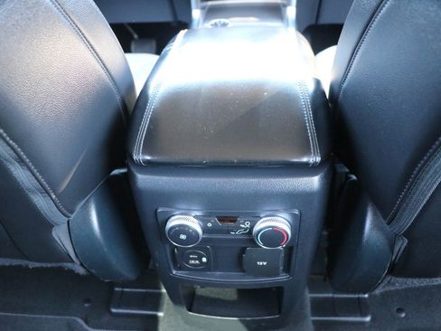 Used 2021 Ford Explorer XLT w/ Equipment Group 202A image 32