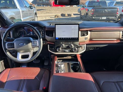 Used 2023 Ford Expedition Max Limited image 12