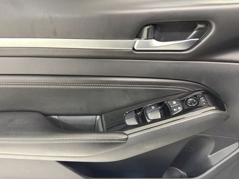 Used 2021 Nissan Altima 2.5 SV FWD image 10