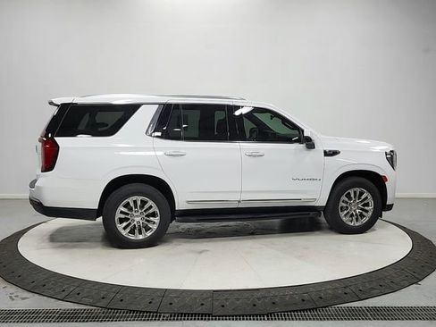 Used 2021 GMC Yukon SLT w/ SLT Luxury Package image 8
