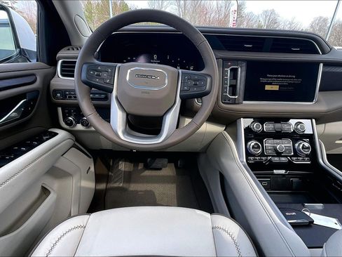 Used 2024 GMC Yukon Denali image 5