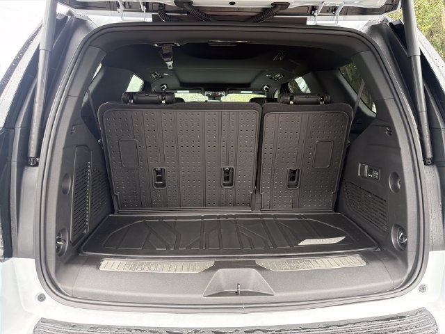 New 2026 Chevrolet Tahoe High Country AWD/4WD image 12