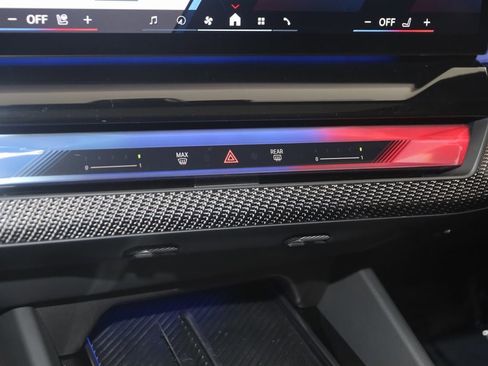 Used 2025 BMW M5 w/ Executive Package image 54