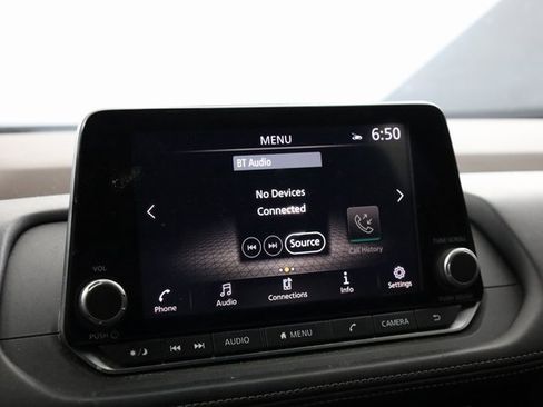 Used 2023 Nissan Rogue SV image 16