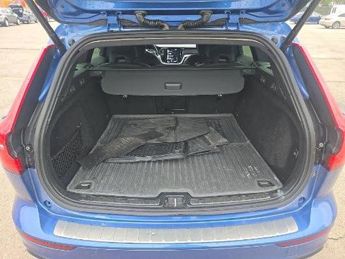 Used 2021 Volvo V60 T6 R-Design w/ Advanced Package FWD image 9