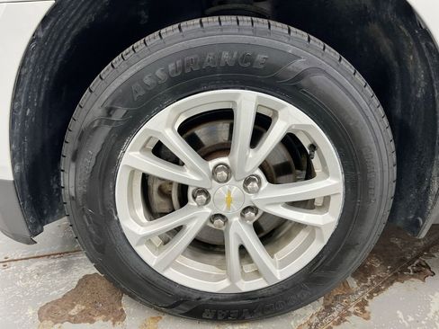 Used 2017 Chevrolet Equinox LT w/ Convenience Package image 26